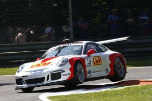 Le Fach Auto Tech remporte la Porsche Supercup avec Earl Bamber