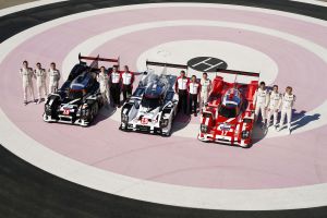 Porsche 919 Hybrid in 2015 Le Mans colors with drivers and top management