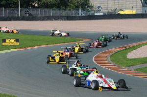 ADAC Formel 4 - Duel of the title contenders: Joey Mawson wins ahead of Marvin Dienst