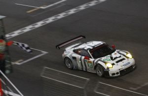 FIA WEC - Dritter Saisonsieg für Porsche 911 RSR – Titelentscheidung erst im Finale