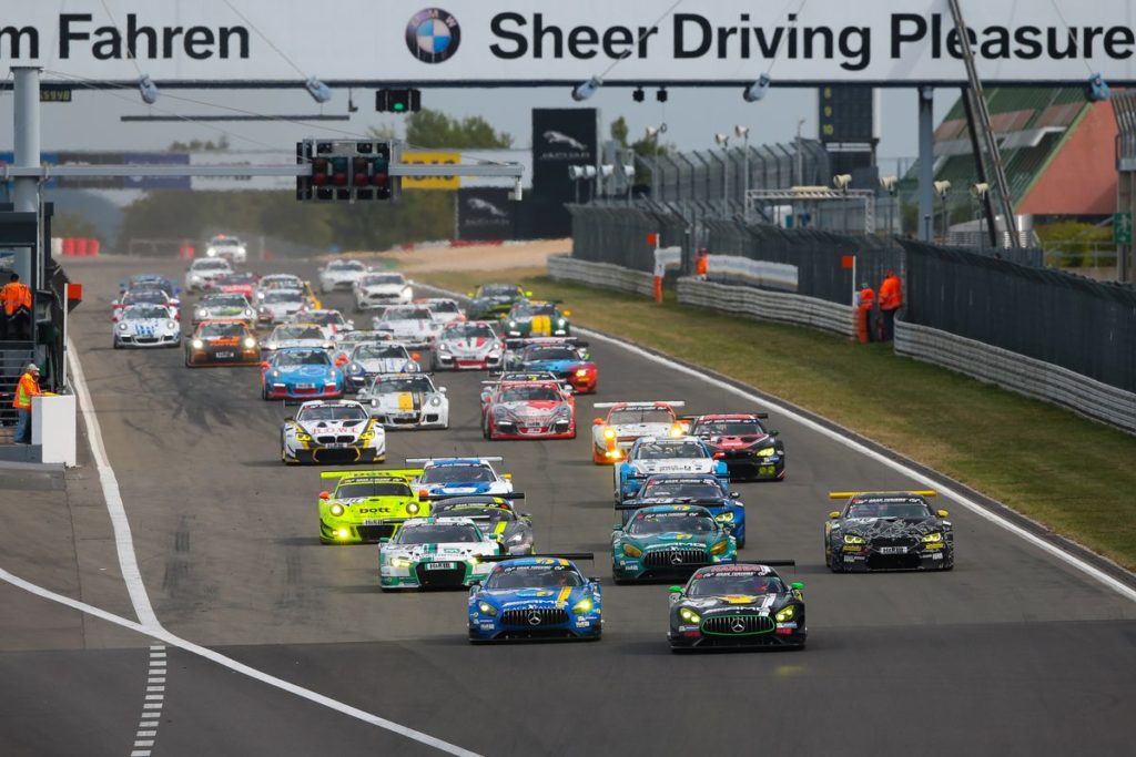 VLN Langstreckenmeisterschaft Nuerburgring 2016, ROWE 6 Stunden ADAC Ruhr-Pokal-Rennen (2016-09-03): Start zum Rennen. Foto: Jan Brucke/VLN