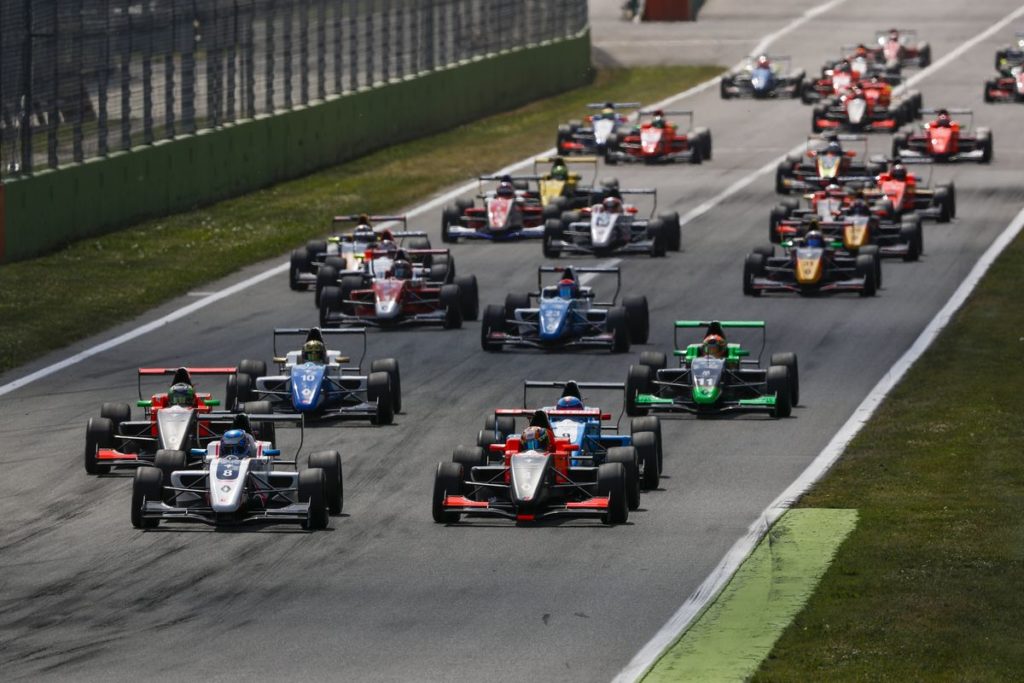Will Palmer s’impose et prend la tête de la Formule Renault Eurocup, Grégoire Saucy 12ème