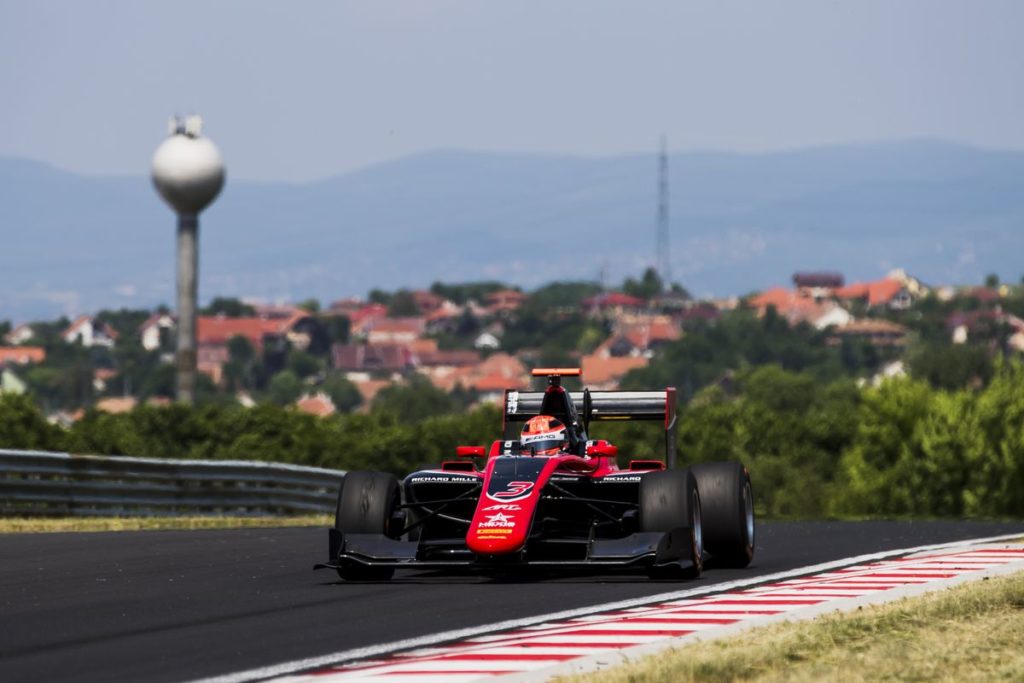 GP3 - George Russell sets the pace in Day 1