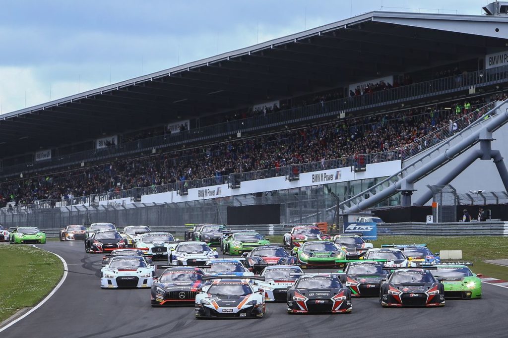 Seven teams and thirteen drivers fight for Blancpain GT Series Sprint Cup title
