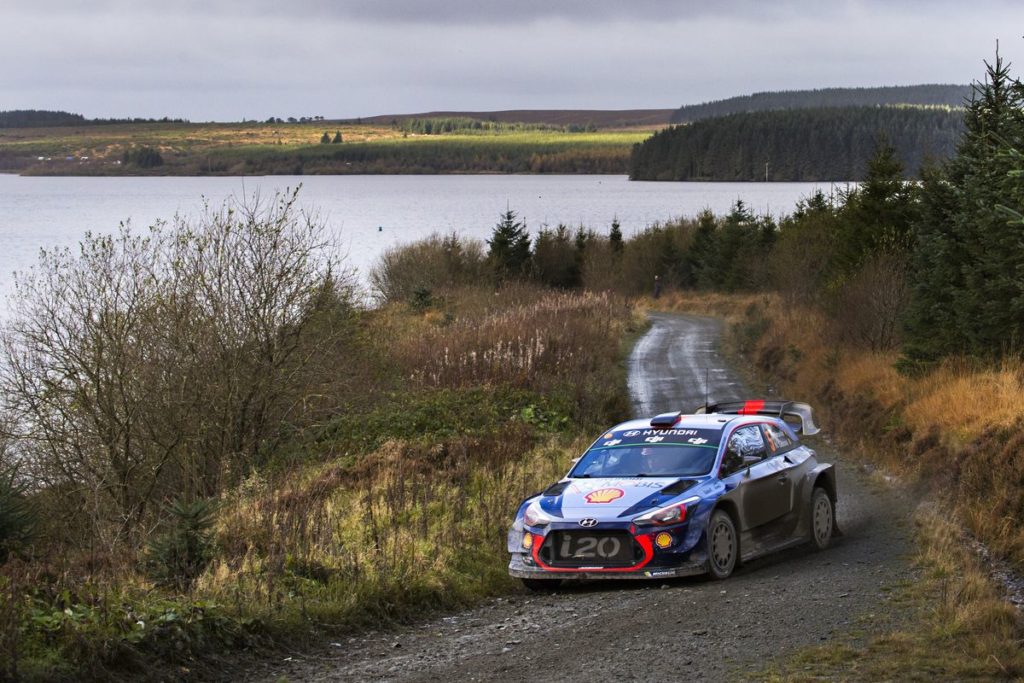 WRC - Hyundai Motorsport holt Platz zwei bei Rallye Großbritannien