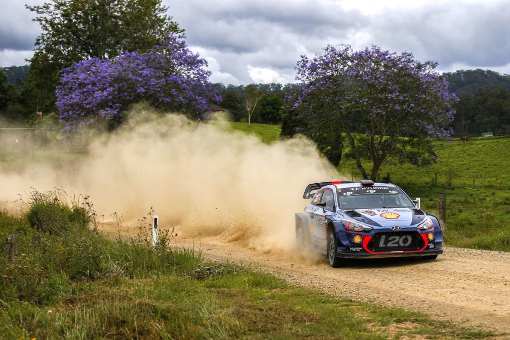 wrc - Hyundai Motorsport continues to lead Rally Australia as Neuville takes over