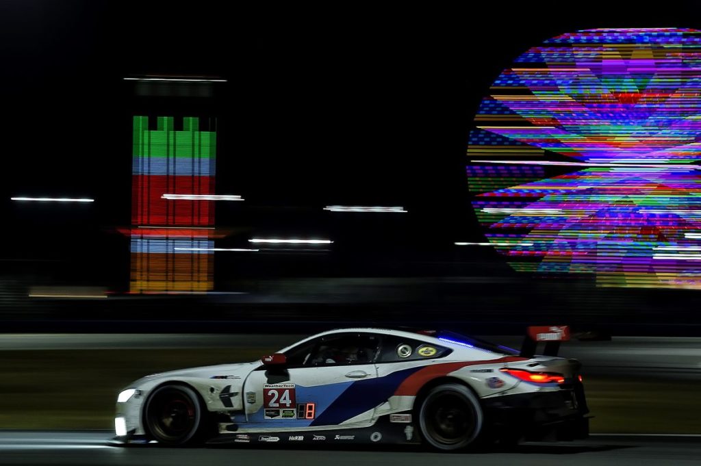 BMW M8 GTE meistert Rennpremiere in Daytona