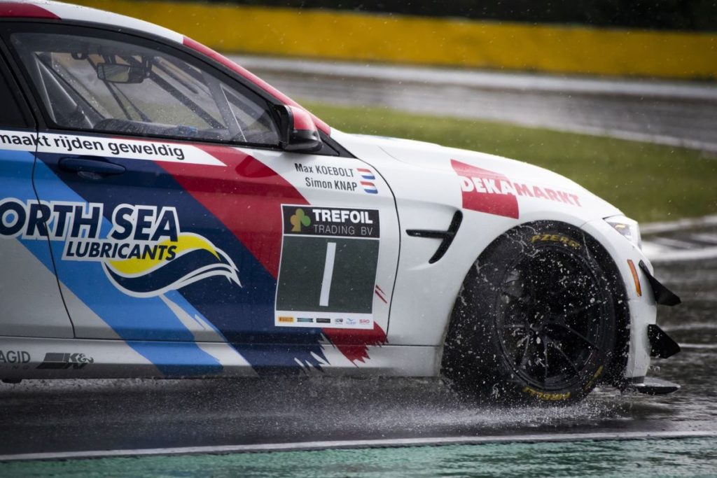GT4 European Series - MDM Motorsport wins rain-drenched opening Budapest race