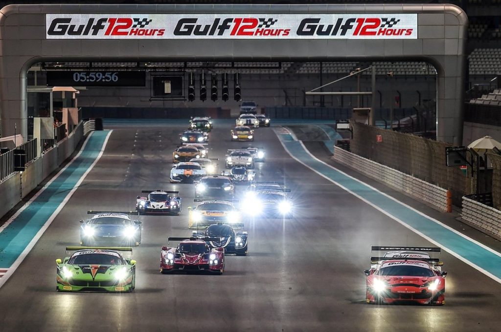 Gulf 12 Hours - Kessel Racing and R-Motorsport at the start