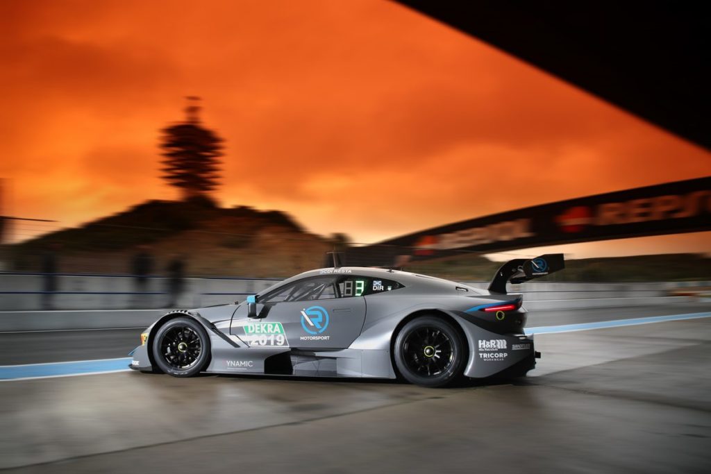 Erster Testtag von R-Motorsport mit dem neuen Aston Martin Vantage DTM