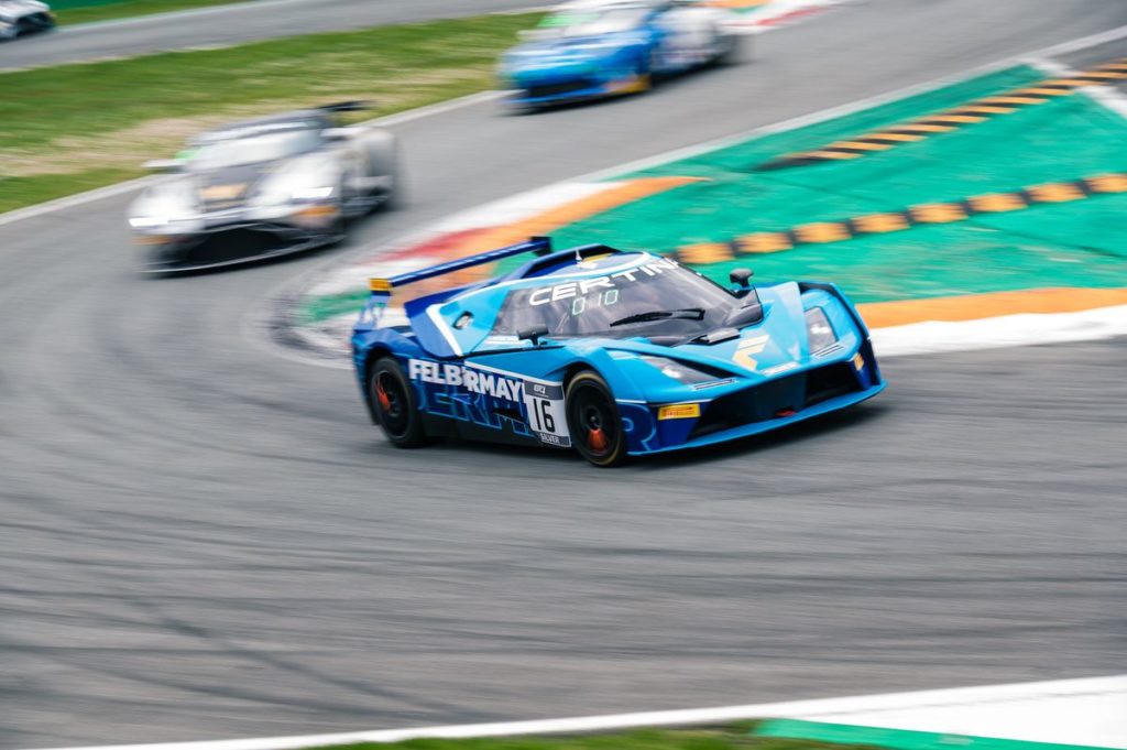 Patric Niederhauser finishes fourth in heavy rain at Monza