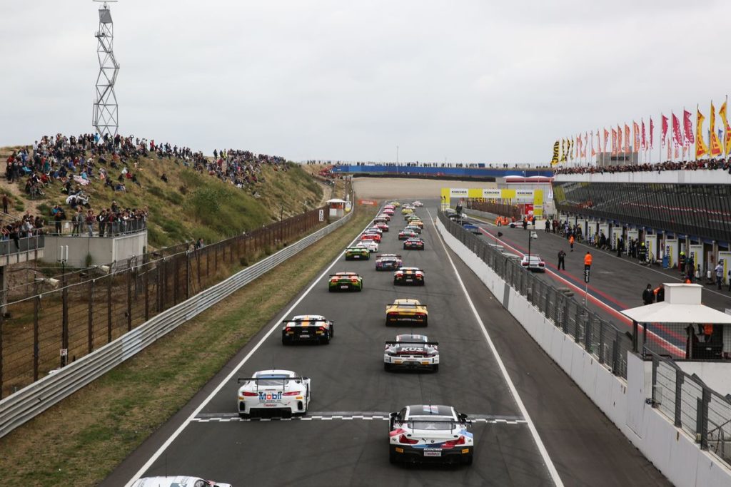 ADAC GT Masters - Quick trip to beach: Dune spectacular at Zandvoort marks season mid point