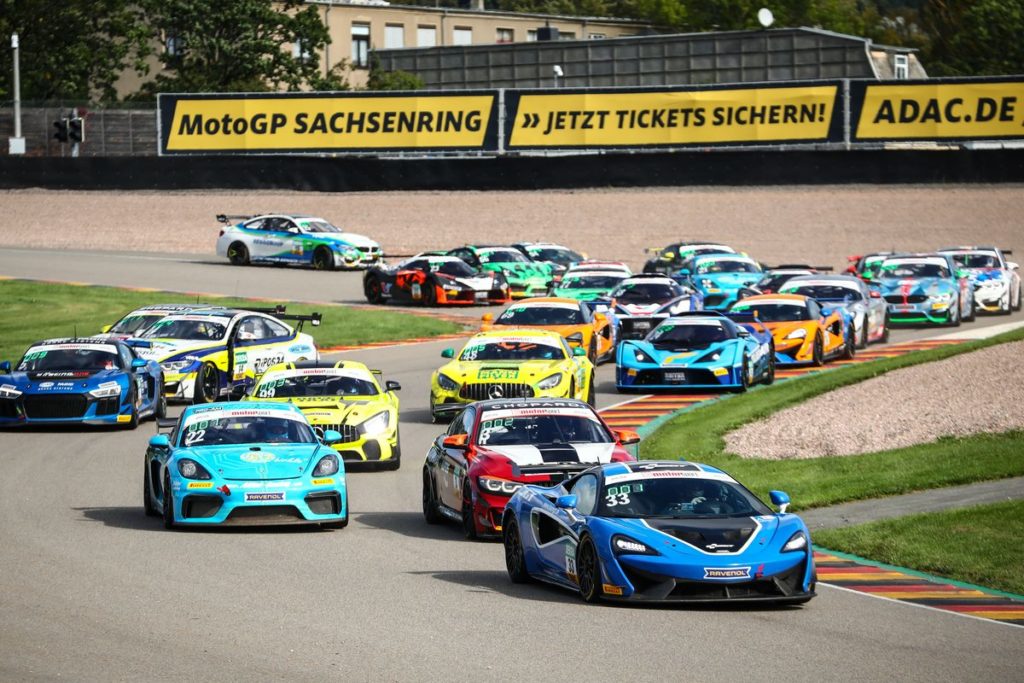 ADAC GT4 Germany – Top 10 pour Alain Valente, Mads Siljehaug et Eike Angermayr champions