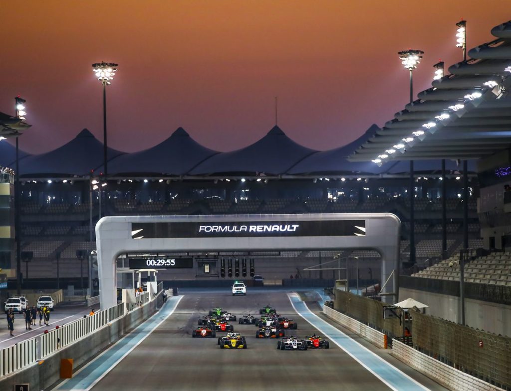 Eurocup Formule Renault - Oscar Piastri brille dans la nuit d’Abu Dhabi, Grégoire Saucy aux portes du top 10