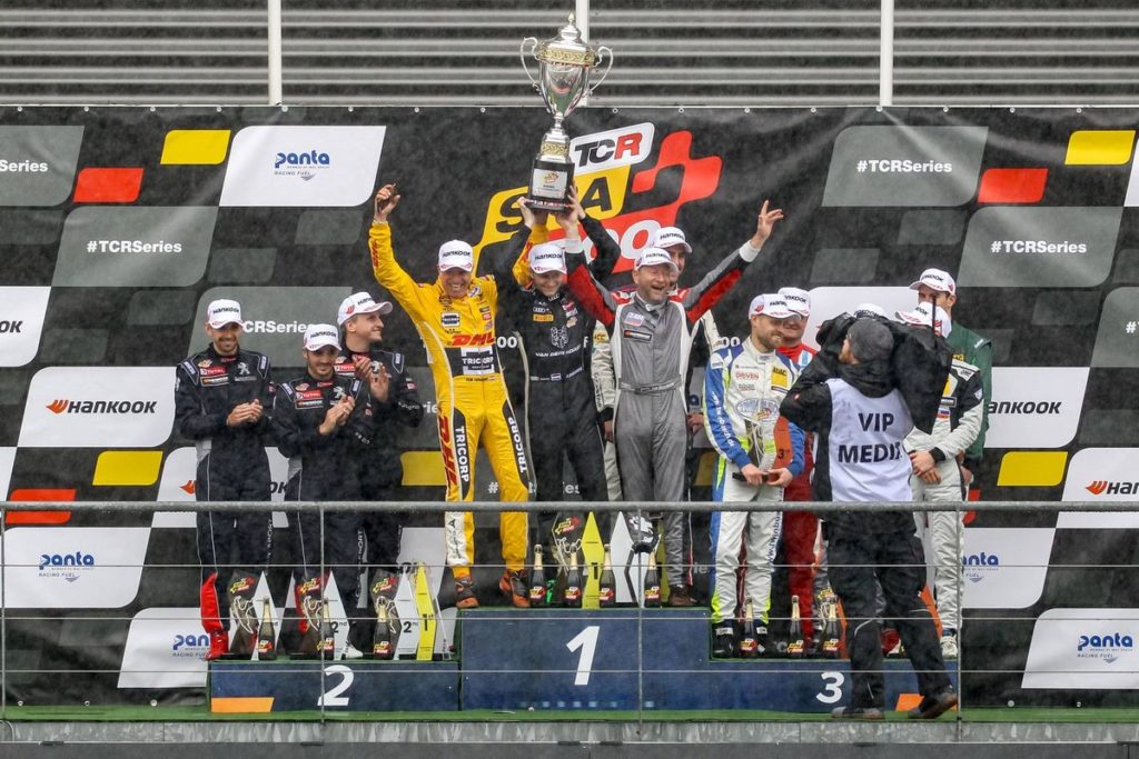 Red Camel-Jordans.nl premier vainqueur des TCR Spa 500, Fabian Danz et Julien Apotheloz sur le podium