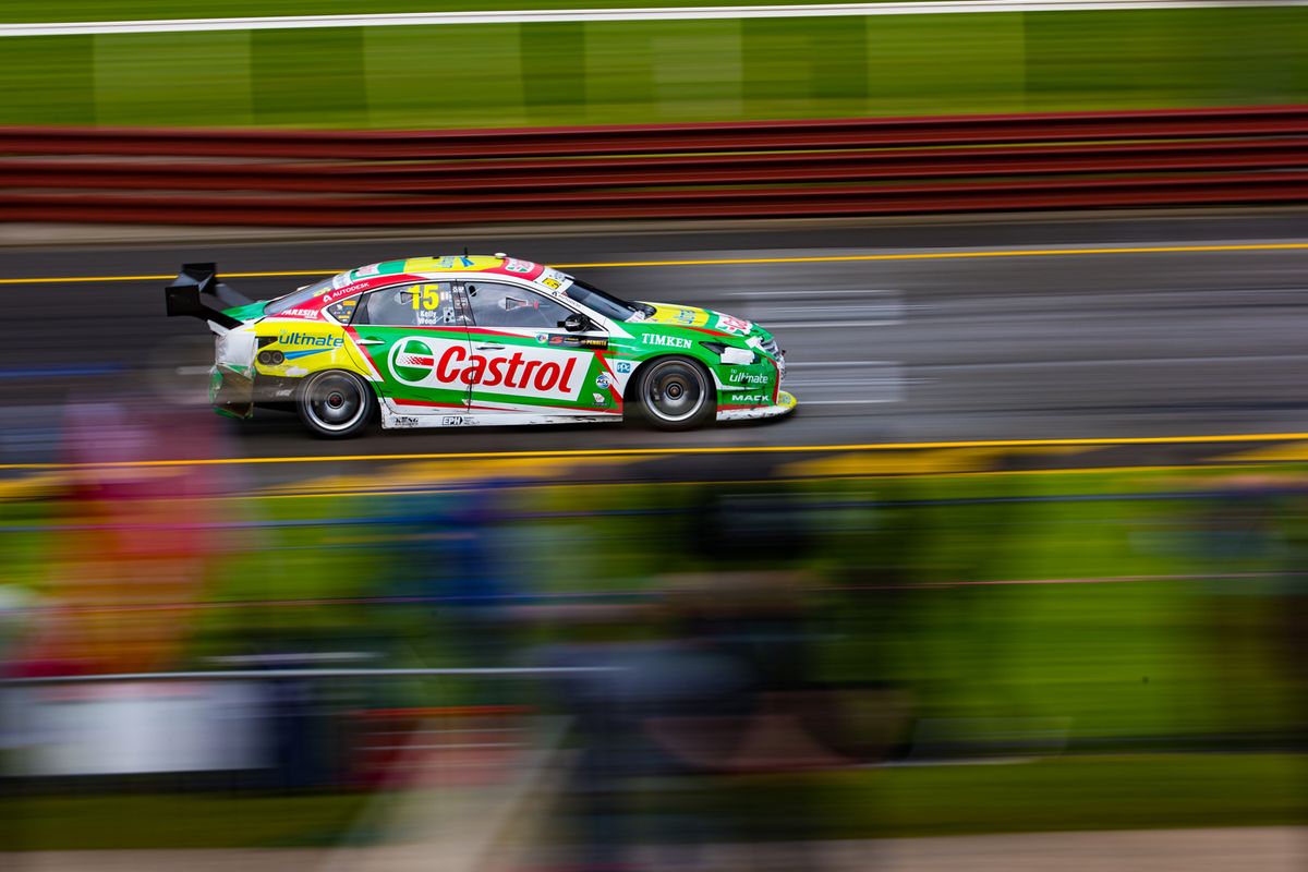 Supercars - Rick Kelly completes 550th Supercars race despite massive damage