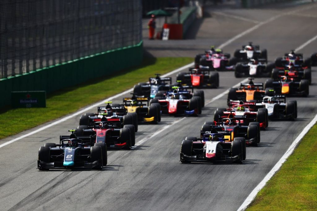 Ticktum controls Monza Sprint Race for second F2 win, as Ilott retakes the Championship lead with P2