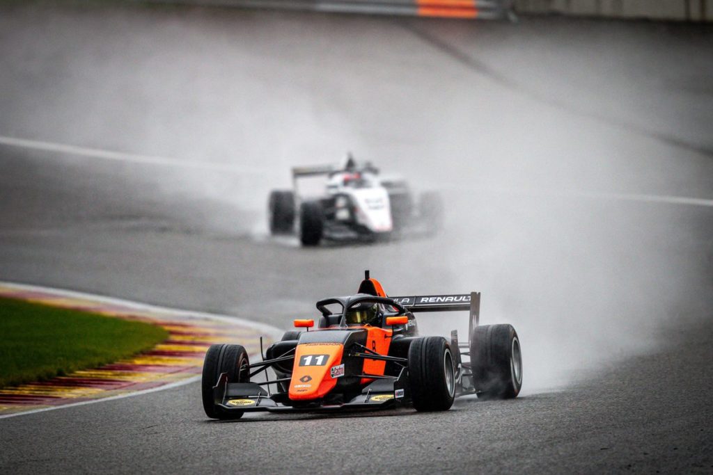 Formula Renault Eurocup - Franco Colapinto s'impose sous le déluge, Grégoire Saucy marque 0.5 point